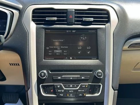 Used 2016 Ford Fusion Energi SE FWD image 20