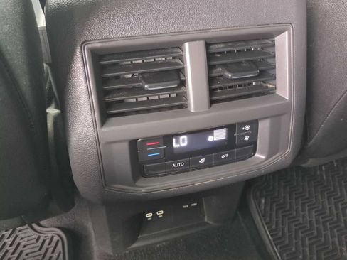 Used 2023 Volkswagen Atlas SE w/ Panoramic Sunroof Package FWD image 20