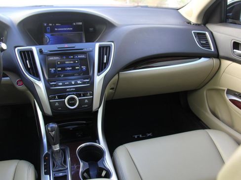 Used 2015 Acura TLX FWD image 10