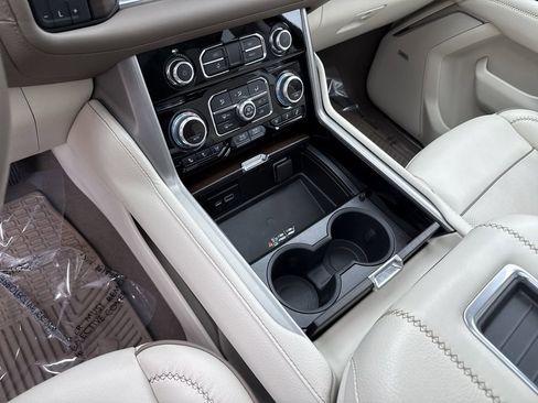 Used 2022 GMC Yukon Denali image 22