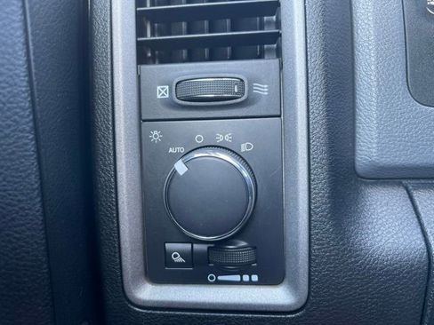 Used 2015 RAM 2500 Tradesman w/ Chrome Appearance Group AWD/4WD image 21
