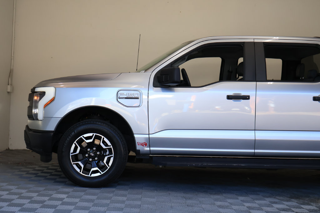 Used 2023 Ford F150 Lightning Pro AWD/4WD image 8