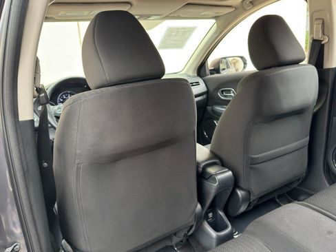 Used 2018 Honda HR-V EX image 30