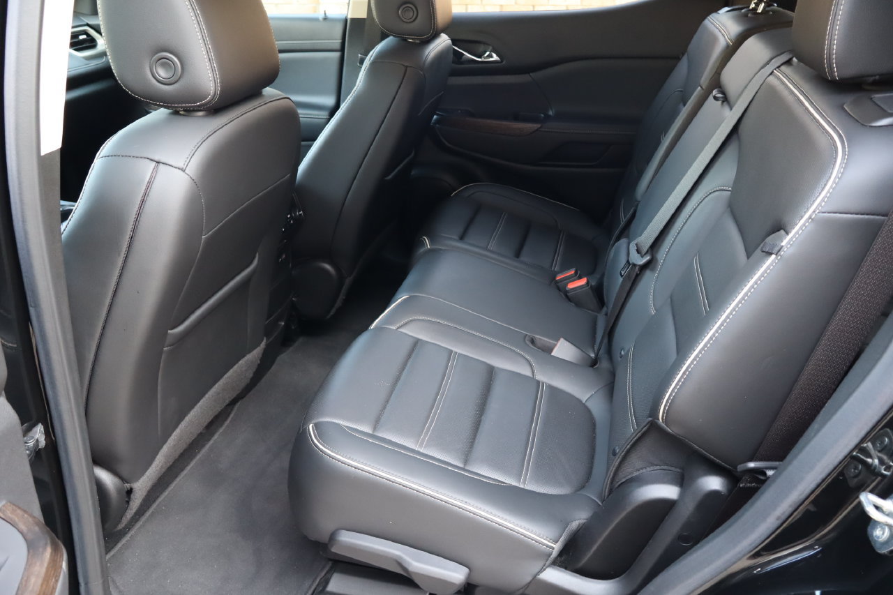 Used 2022 GMC Acadia Denali w/ Trailering Package FWD image 6