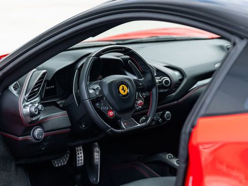 Used 2017 Ferrari 488 GTB image 26