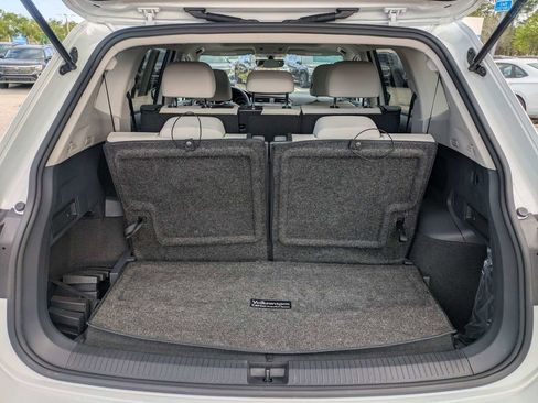 Certified 2020 Volkswagen Tiguan SE w/ Panoramic Sunroof Package image 13