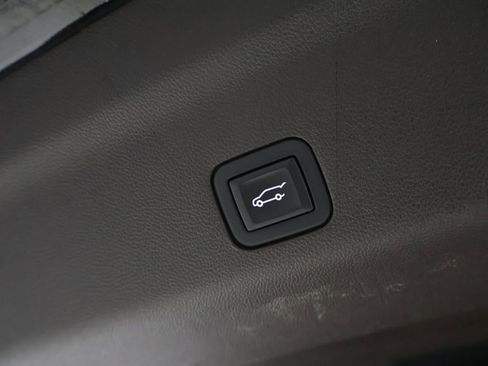 Used 2024 GMC Yukon XL Denali w/ Denali Reserve Package image 24