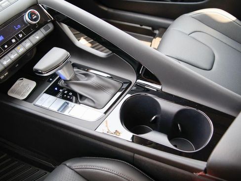 New 2026 Hyundai Elantra Limited FWD image 20