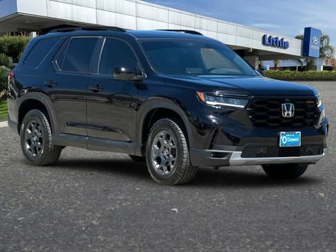 Used 2024 Honda Pilot TrailSport image 10