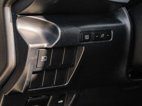 Used 2017 Lexus IS 200t RWD image 31