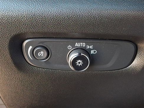 Certified 2023 Chevrolet Traverse LT image 27