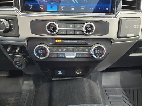 Used 2022 Ford F350 Lariat w/ Tremor Off-Road Package image 17