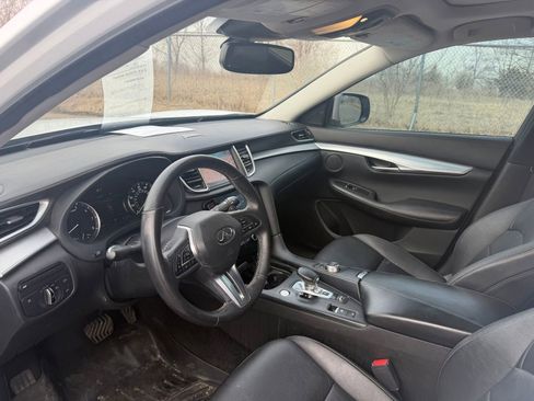 Used 2019 INFINITI QX50 Luxe w/ Navigation Package image 11