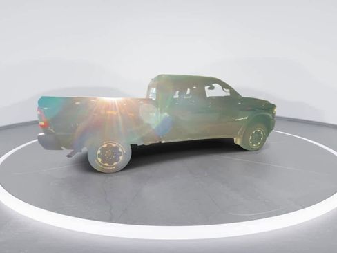 Used 2014 RAM 1500 Laramie image 9