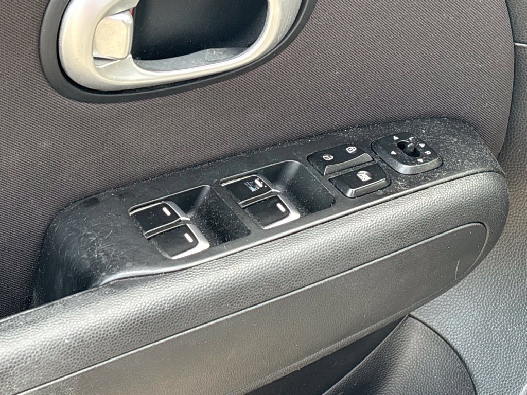 Used 2019 Kia Soul FWD image 11