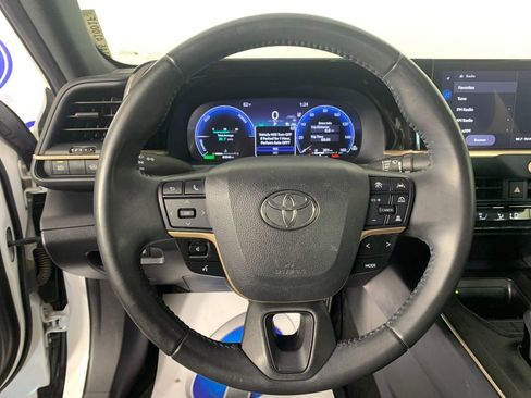 Used 2023 Toyota Crown XLE image 22