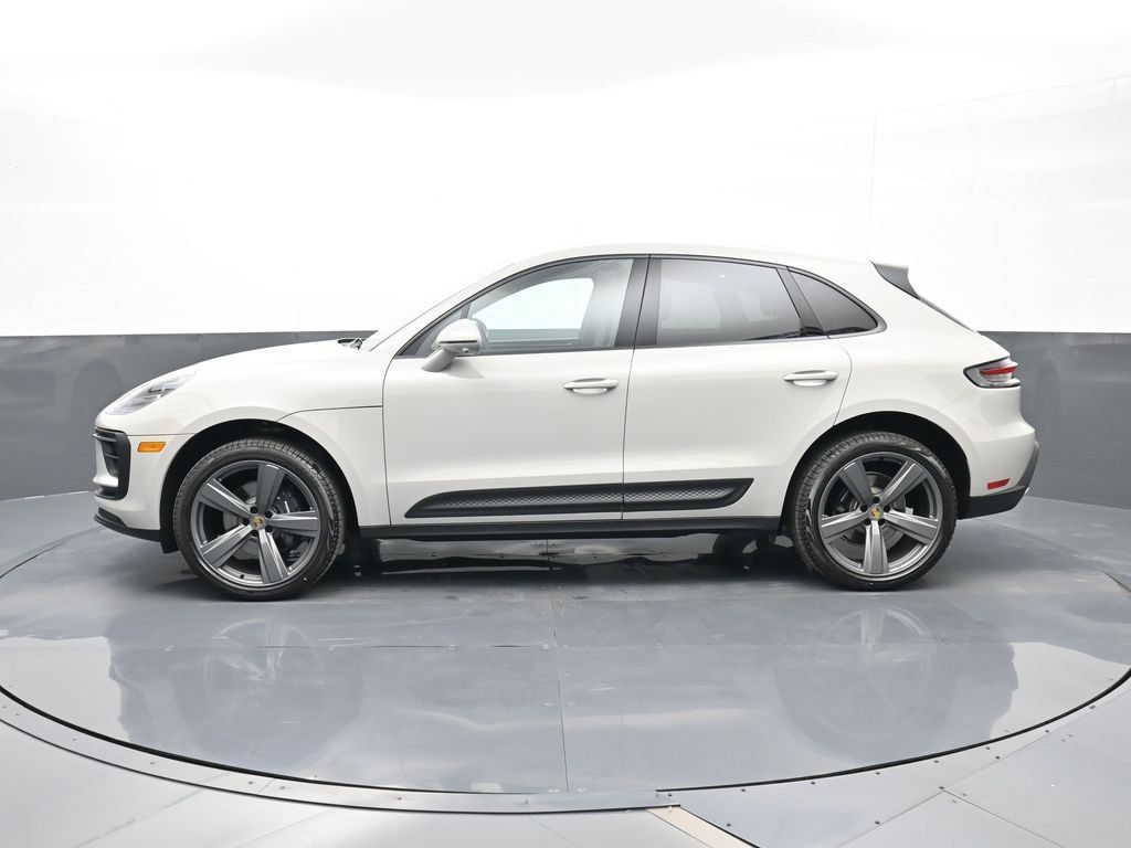 Certified 2026 Porsche Macan AWD/4WD image 2