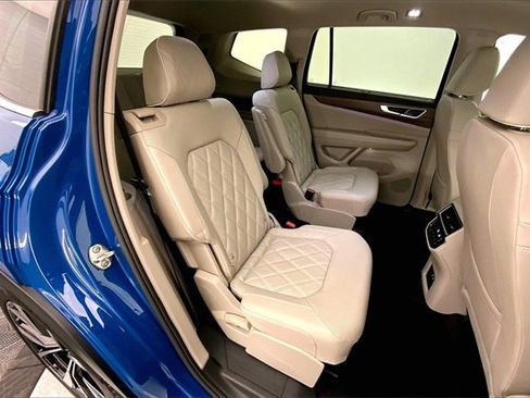 Used 2025 Volkswagen Atlas SEL Premium R-Line image 27