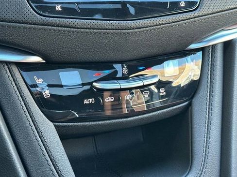 New 2025 Cadillac XT5 Premium Luxury w/ LPO, Floor Liner Package image 20