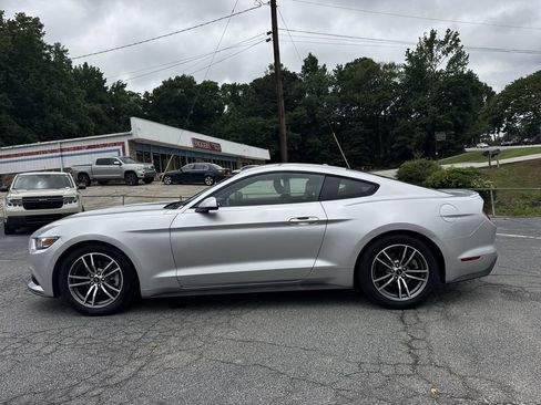 Used 2017 Ford Mustang Premium RWD image 8