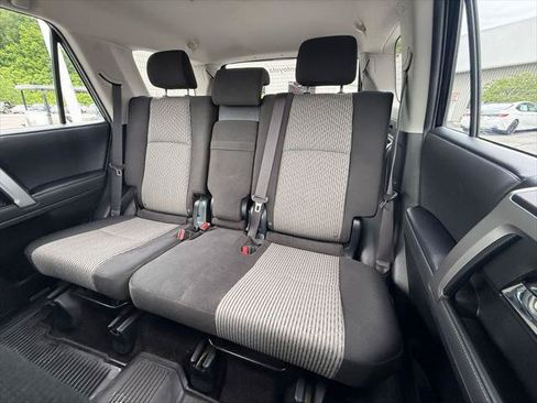 Certified 2022 Toyota 4Runner SR5 AWD/4WD image 16