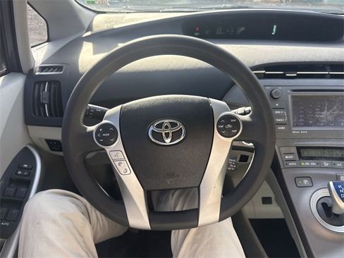 Used 2015 Toyota Prius Four image 14