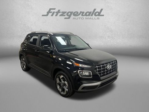 Used 2024 Hyundai Venue SEL FWD image 8