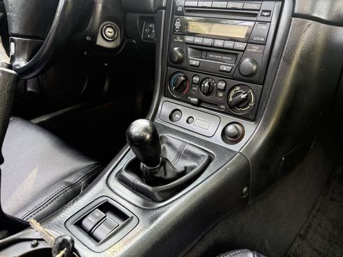 Used 2001 MAZDA MX-5 Miata RWD image 36