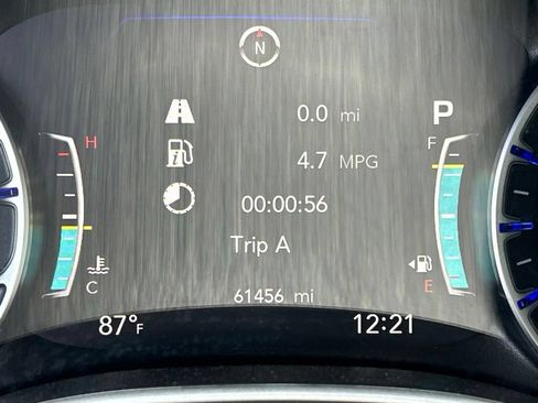 Used 2024 Chrysler Pacifica Touring-L FWD image 24