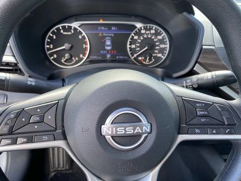 Used 2024 Nissan Altima 2.5 SV FWD image 15