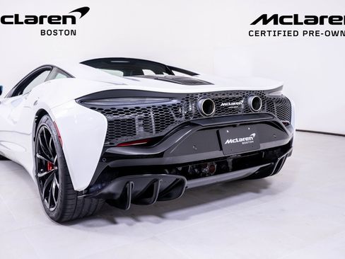 Used 2023 McLaren Artura image 10