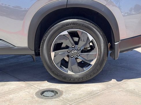 Certified 2025 Nissan Rogue SV w/ SV Premium Package FWD image 10