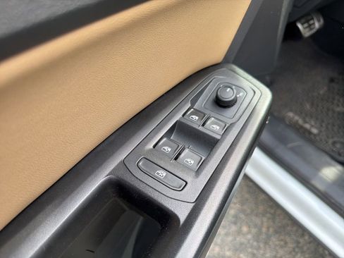 Used 2020 Volkswagen Atlas Cross Sport SE w/ Panoramic Sunroof Package AWD/4WD image 13