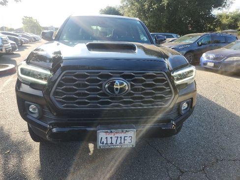 Used 2021 Toyota Tacoma TRD Sport w/ Technology Package AWD/4WD image 8