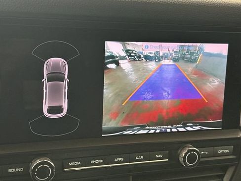 Used 2020 Porsche Macan S image 24