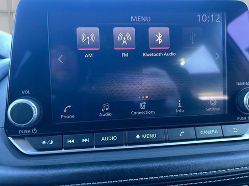 Used 2023 Nissan Rogue S image 27