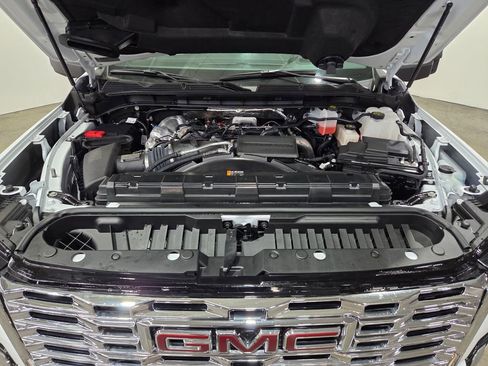 Used 2025 GMC Sierra 3500 Denali w/ Denali Reserve Package image 6