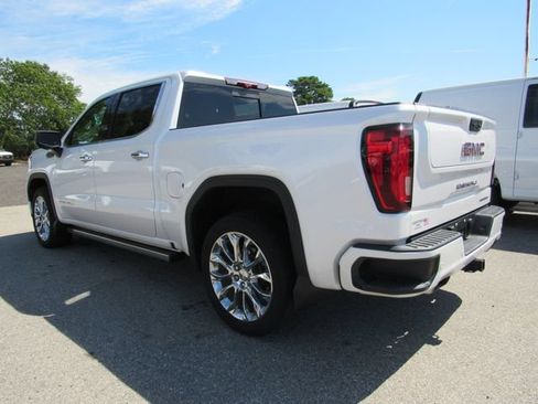Used 2023 GMC Sierra 1500 Denali w/ Denali Reserve Package AWD/4WD image 7