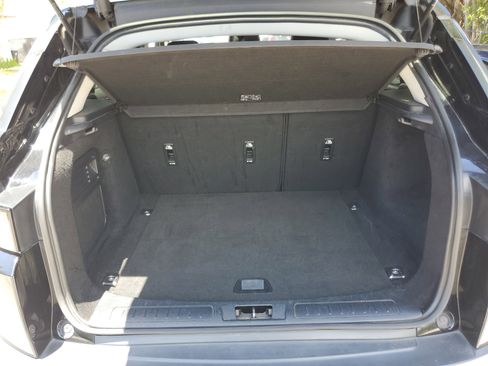 Used 2019 Land Rover Range Rover Evoque SE image 10