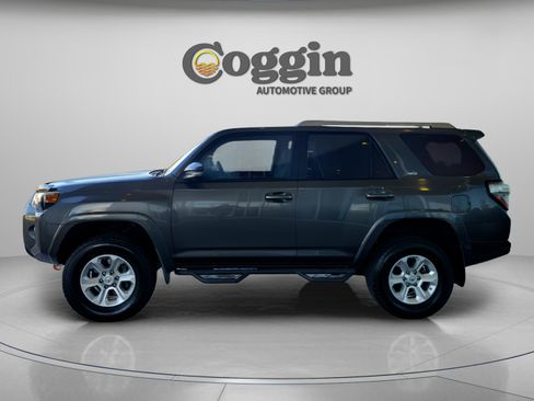 Used 2015 Toyota 4Runner Limited image 3