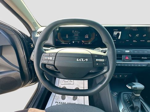 New 2025 Kia K4 LXS image 11