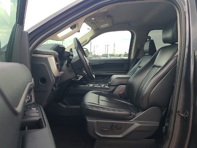 Used 2024 Ford Expedition Max XLT AWD/4WD image 12