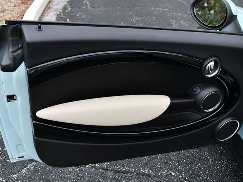 Used 2014 MINI Cooper S image 11