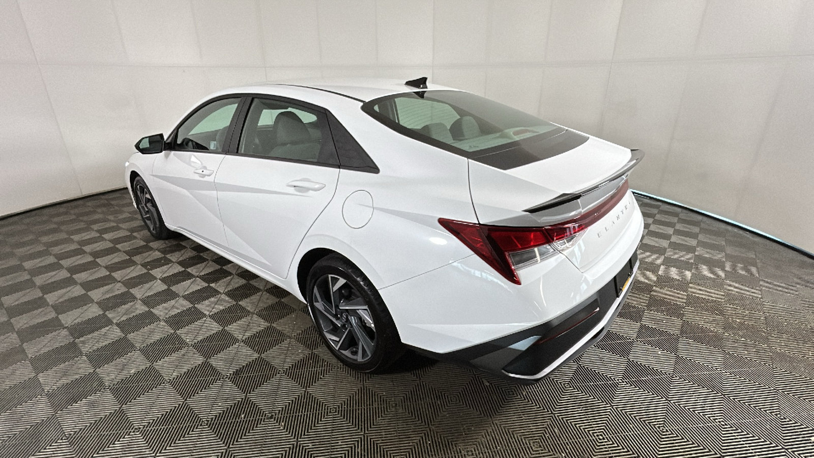 Used 2025 Hyundai Elantra Sport FWD image 5