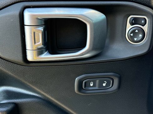 Used 2023 Jeep Gladiator Sport AWD/4WD image 20