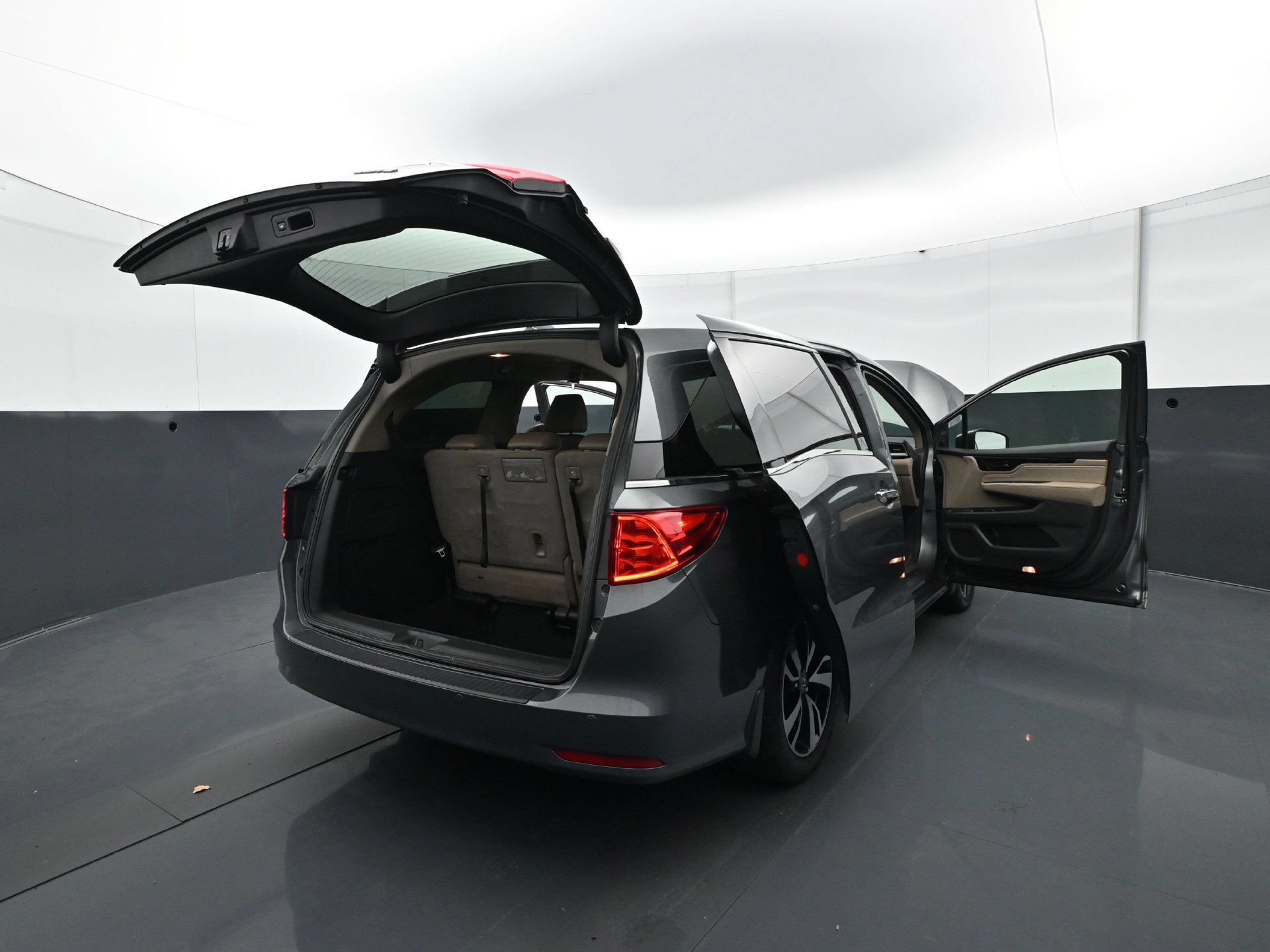 Used 2019 Honda Odyssey Elite image 37