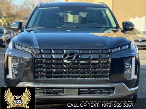 Used 2024 Hyundai Palisade SEL w/ Premium Package image 2