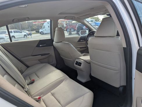 Used 2015 Honda Accord EX-L image 19