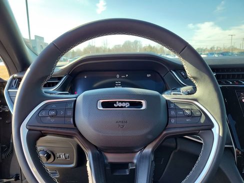 New 2025 Jeep Grand Cherokee Laredo X image 24