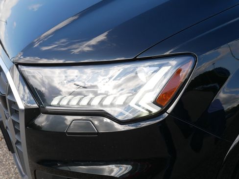 Used 2024 Audi Q7 Premium Plus image 16